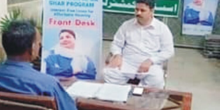 ضلع لیہ میں کم آمدنی والے خاندانوں کے لیے ہائوسنگ پراجیکٹ ”اپنی چھت اپنا گھر“کی رجسٹریشن کا آغاز کردیا گیا