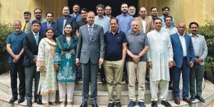 جبری مشقت، منصفانہ بھرتی کے طریقوں کے بارے میں شعور اجاگر کرنے میں میڈیا کا کردار