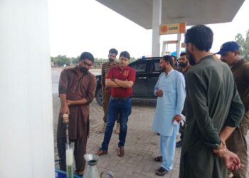 ضلع بھر پیٹرول پمپس پر پیمانوں کی پڑتال کا سلسلہ شروع