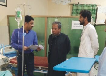 عوام کو عمدہ ترین طبی سہولیات کی فراہمی میں کسی قسم کی غفلت برداشت نہیں کی جائے گی۔سی ای او ہیلتھ ڈاکٹر عتیق الرحمن خان