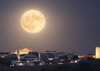 19اگست:پوراچاند معمول سے زیادہ روشن