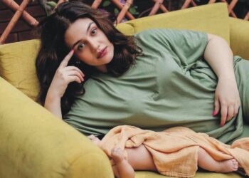 مجھے نہیں معلوم تھا کہ یہ موجود ہے زارا نور عباس ماں بننے کی خوشی میں جھوم رہی ہیں