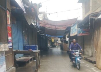 ضلع لیہ میں مہنگی بجلی،ظالمانہ ٹیکس کے خلاف ہڑتال کے مناظر