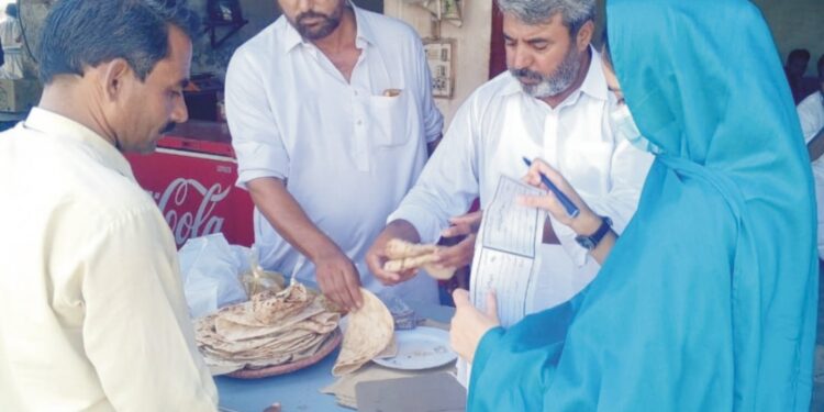 ضلع لیہ میں صارفین کو مقررہ نرخوں پر اشیاءخورد نوش کی فراہمی کے لیے جاری خصوصی مہم کے سلسلہ میں پرائس کنٹرول مجسٹریٹس متحرک