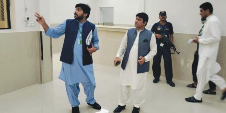 حکومت پنجاب کے احکامات کی روشنی میں ڈسٹرکٹ ہیڈ کوارٹر ہسپتال میں ریویمپنگ کا کام تکمیل کے مراحل میں ہے