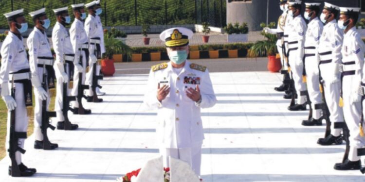 6ستمبر 1965 کو ہماری مسلح افواج کے جوان پاک بھارت جنگ کے دوران اتحاد اور استقامت کے بے مثال مظاہرہ کے ساتھ  دشمن کی جارحیت کو ناکام بنایا آج ان بہادر ہیروز کو خراج تحسین پیش کرنے کا دن ہے،سربراہ پاک بحریہ ایڈمرل نوید اشرف