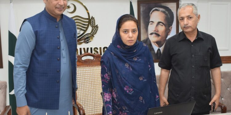 چیئرپرسن ملتان بورڈ و کمشنر ملتان ڈویژن مریم خان نے میٹرک کے سپلمنٹری نتائج کا اعلان کر دیا