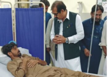 اسسٹنٹ کمشنر تحصیل چوبارہ ثنااللہ ہنجرا نے ٹی ایچ کیوہسپتال چوبارہ کا معائنہ