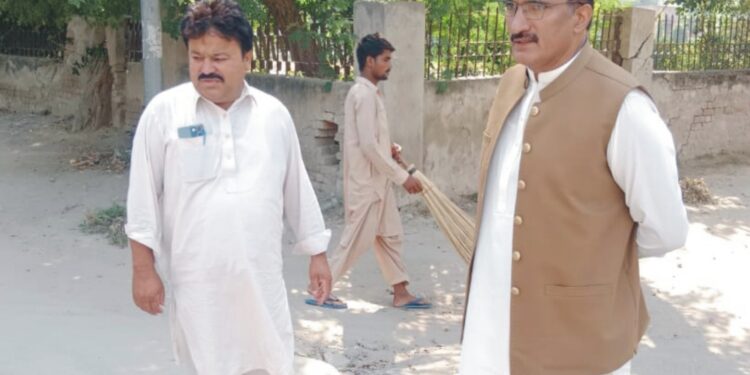 ستھرا پنجاب پروگرام پر تیزی سے عملدرآمد جاری،فوکل پرسن ستھراءپنجاب مہم /اے ڈی سی جی شبیر احمدڈوگر نے ہاوسنگ کالونی کے مختلف مقامات کا معائنہ