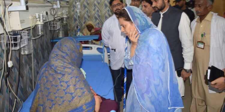 کمشنر ملتان ڈویژن مریم خان نے ڈپٹی کمشنر وسیم حامد سندھو کے ہمرہ اچانک تحصیل ہسپتال شجاعباد کا دورہ کیا اور طبی سہولیات کی انسپکشن کی