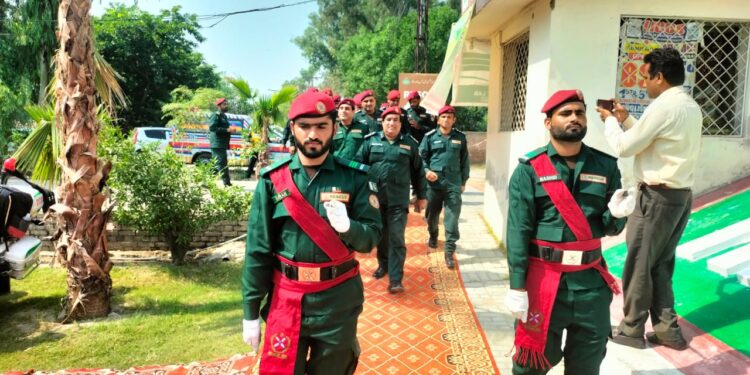 ریجنل ایمرجنسی آفسیر ڈاکٹر ناطق حیات غلزئی کا ریسکیو 1122لیہ آفس کا ماہانہ کارکردگی جانچنے کے حوالے سے دورہ۔ ریسکیو 1122لیہ