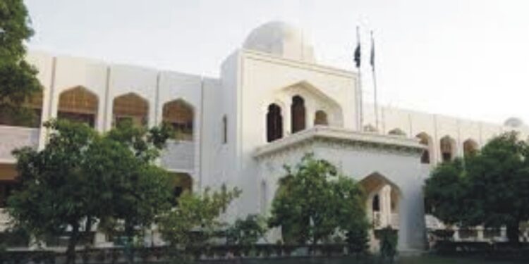 لاہور ہائی کورٹ ملتان بنچ نے عدالتی کارکردگی کا شاندار مظاہرہ کرتے ہوئے صرف 43 دنوں میں 8045مقدمات نمٹائے ہیں