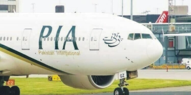 لبنان سے پاکستانیوں کو لے کر پی آئی اے کی پرواز کراچی پہنچ گئی