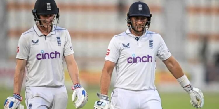 انگلینڈ نے پاکستان کے خلاف اننگز میں 823 رنز بنا کر تاریخ رقم کر دی