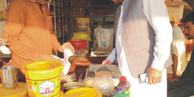 ڈپٹی کمشنر لیہ امیرابیدار کی ہدایت صارفین کو بھرپورریلیف کی فراہمی کا عمل جاری ،ضلع بھر کے پرائس کنٹرول مجسٹریٹس کا مارکیٹوں کا معائنہ