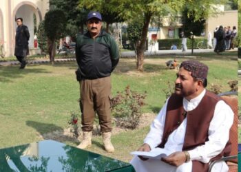 لیہ: ڈسٹرکٹ پولیس آفیسر علی وسیم سے سابق ایم پی ایز قیصر عباس مگسی، لالہ طاہر احمد رندھاوا ،کاروباری شخصیت ملک یاسین سوئیہ اوپن ائیر میں اپنے مسائل شیئر کرتے ہوئے