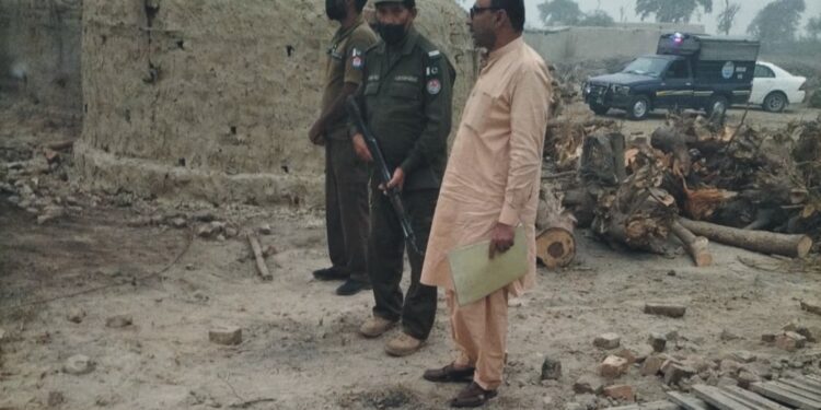 انسداد سموگ مہم،کروڑ لعل عیسن میں گرینڈ آپریشن،کوئلہ بنانے والی 60 بھٹیاں سیل کردی گئیں