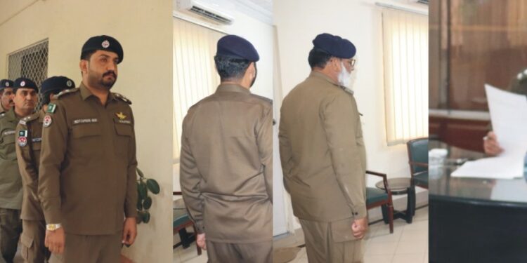 لیہ پولیس میں احتساب کا عمل جاری ،ڈی پی او لیہ علی وسیم کااردل روم ، 2سب انسپکٹرز ،1اے ایس آئی اور1 کانسٹیبل کی سروس ضبطگی کی سزا،20 ملازمان کو وارننگ