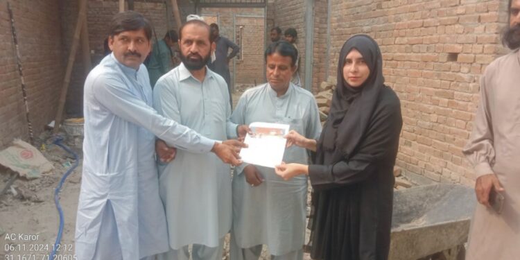 وزیراعلیٰ پنجاب مریم نواز شریف کے ویژن کے مطابق اپنا گھر اپنی چھت سکیم کے تحت کامیاب امیدواران میں سرٹیفیکیٹس کی تقسیم کا عمل جاری