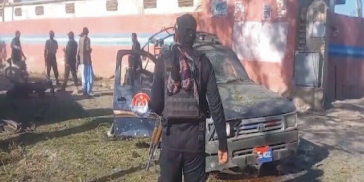 مستونگ دھماکے میں 5 بچے، پولیس اہلکار سمیت 7 جاں بحق