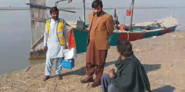 ڈسٹرکٹ ہیلتھ آفیسر کا پولیو ٹیم کا معائنہ، انسداد پولیو مہم کو قومی فریضہ قرار